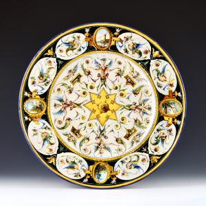 Plato de desfile con decoración de grutescos - Jafet Torelli, 1874-1898 aprox.